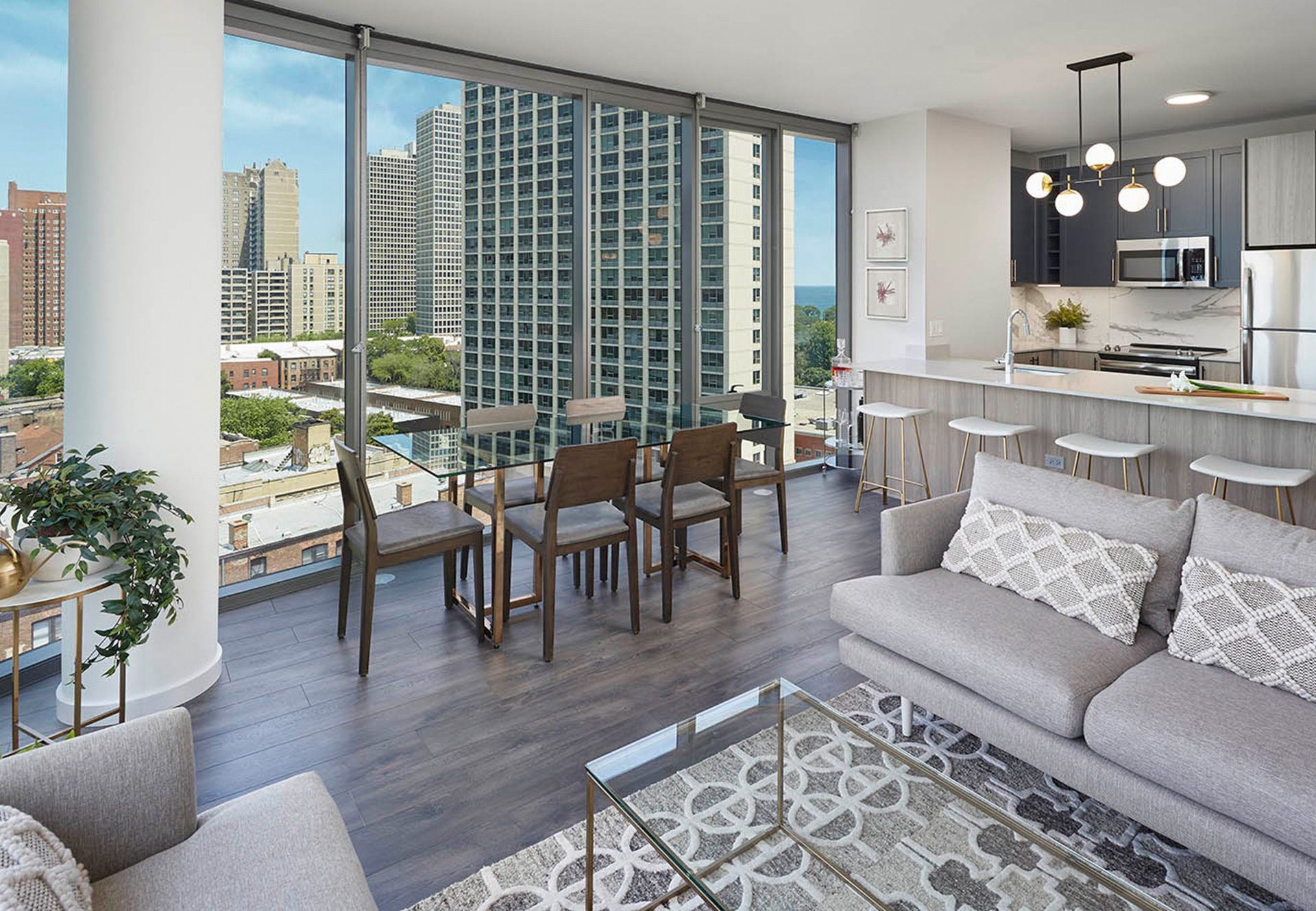 5252 Apartments Luxury Hyde Park Apartments for rent